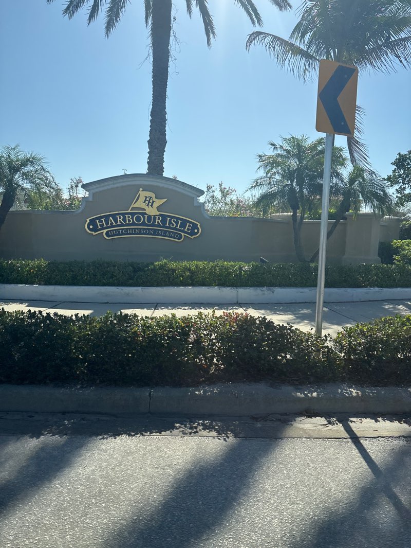 walking near me in Museum Pointe Park in spring