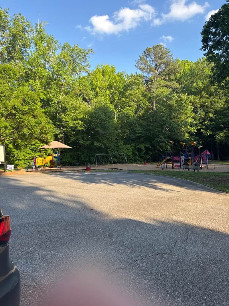 walking near me in Pleasant Hill Park in spring