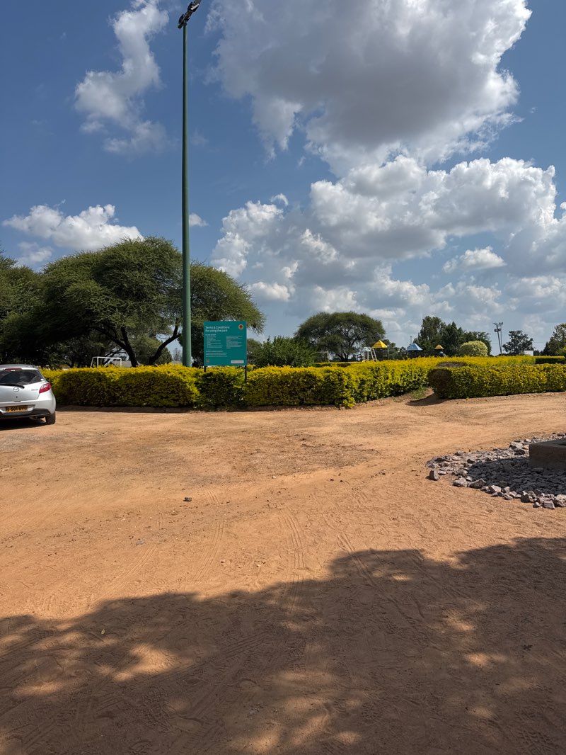 walking near me in FNB Park in autumn
