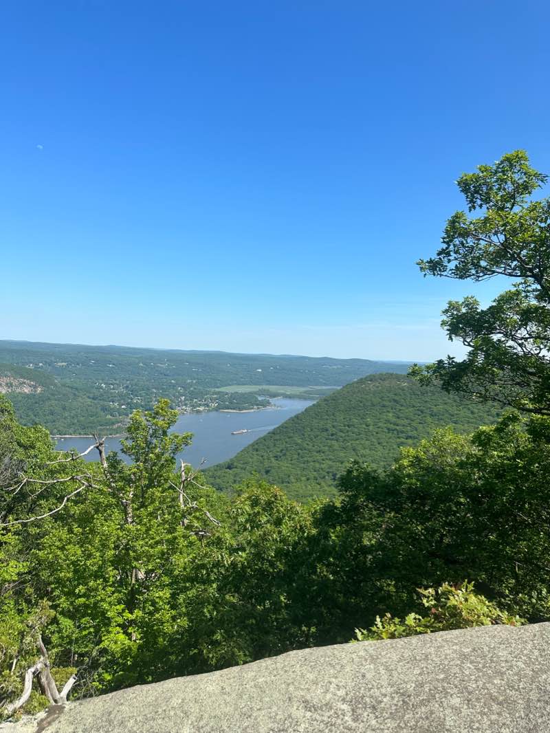 walking near me in Storm King State Park in winter
