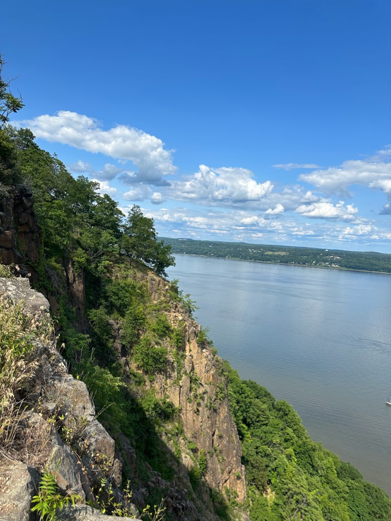 walking near me in Nyack Beach State Park in winter