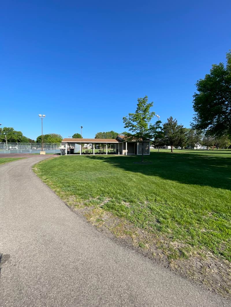 walking near me in Alexander in spring