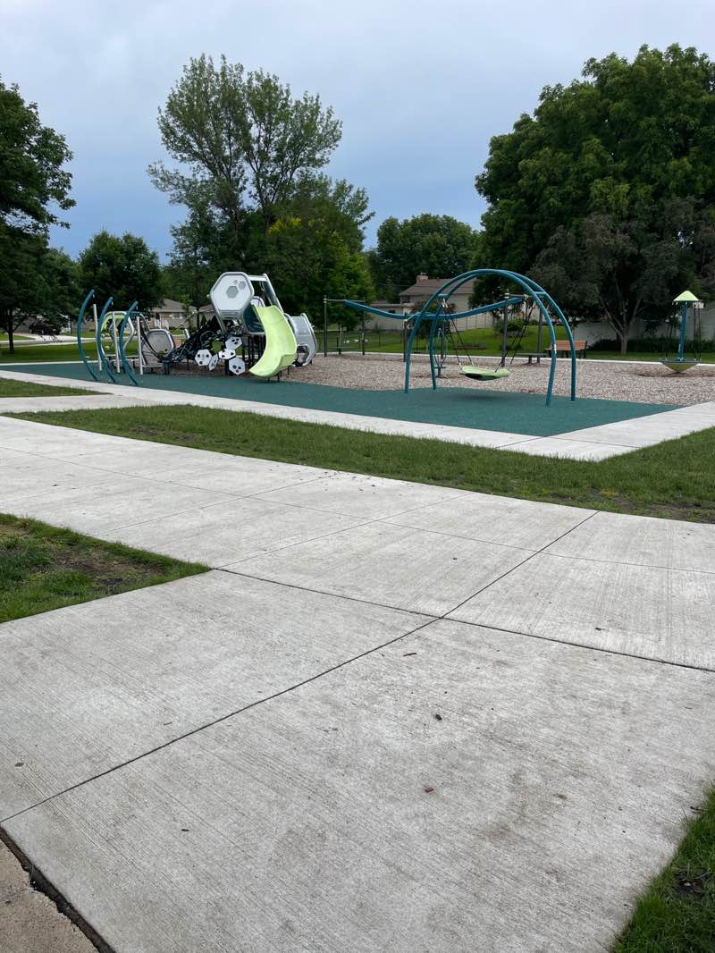 walking near me in Erlandson Park in summer