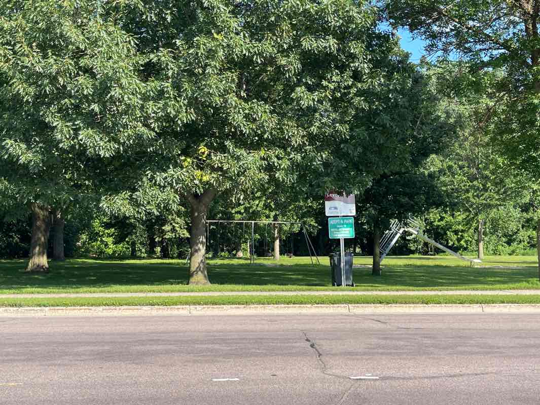 walking near me in Levee Park in summer