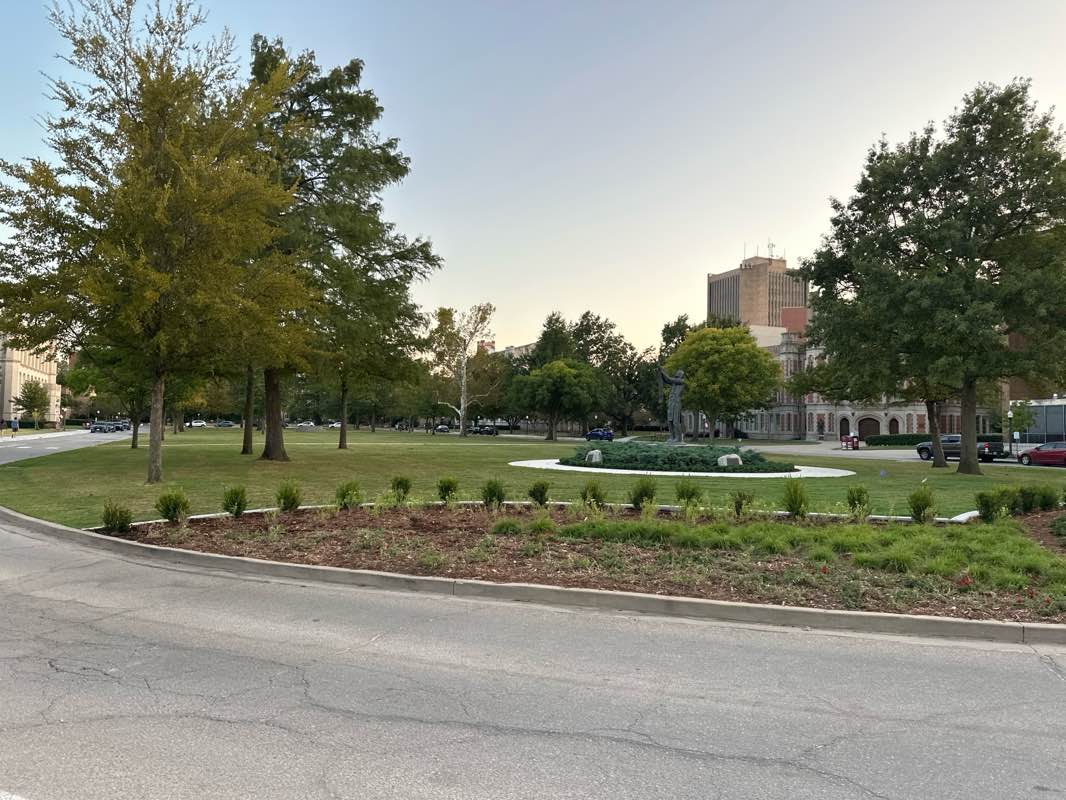 walking near me in North Oval in autumn