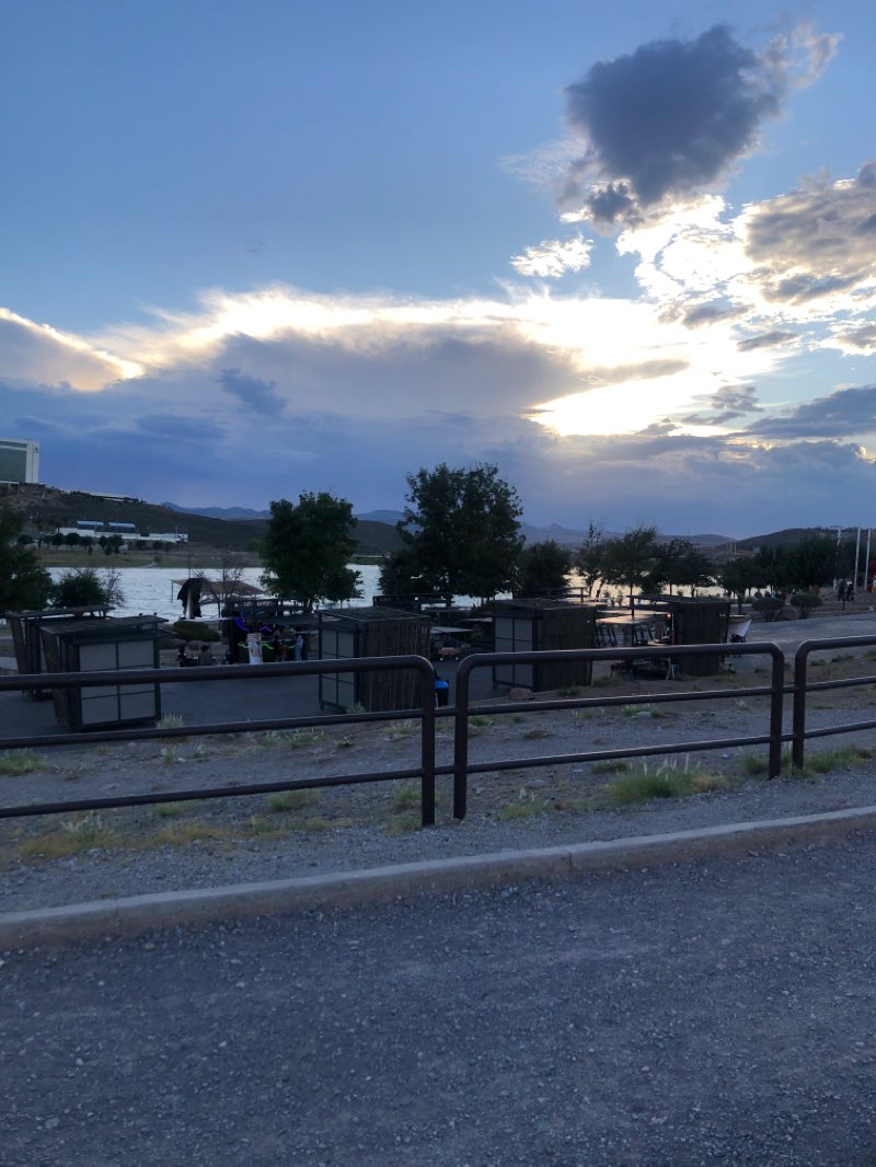 walking near me in Parque Acueducto in winter