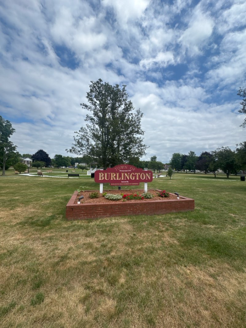 walking near me in Burlington Town Common in summer