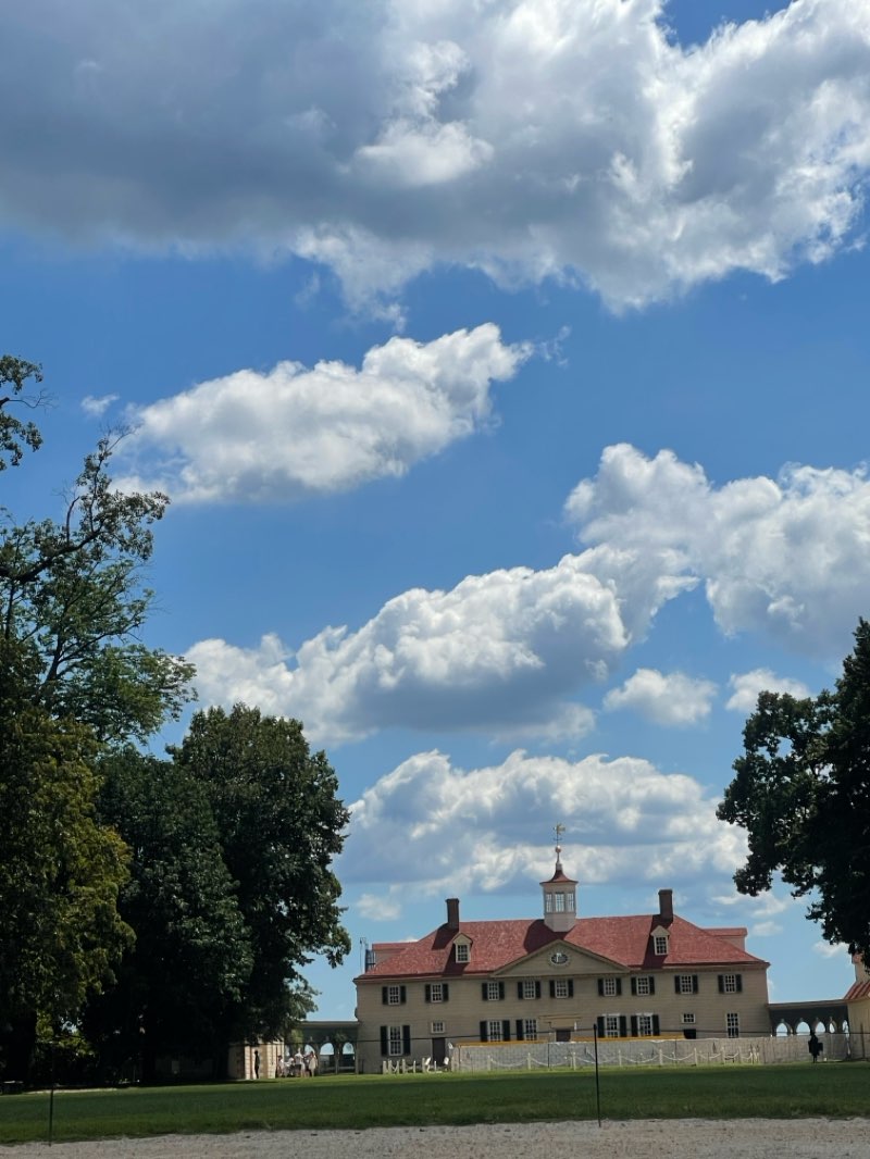 walking near me in Fitzhugh Park in autumn
