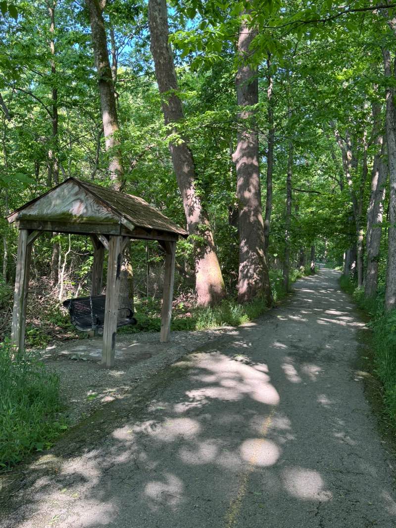 walking near me in Potters Bridge Park in spring