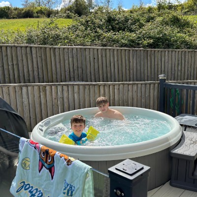MICHAEL  (sunny) UK 🌞 post 1