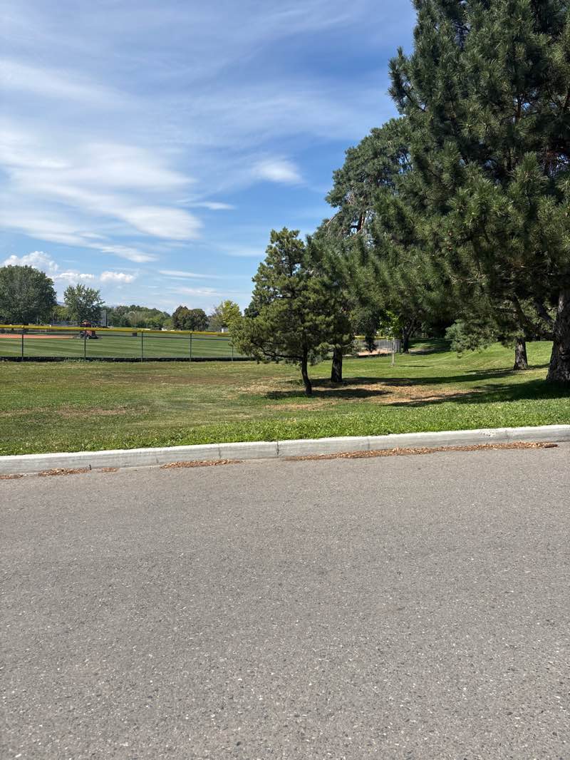 walking near me in Mcarthur Island Park in autumn