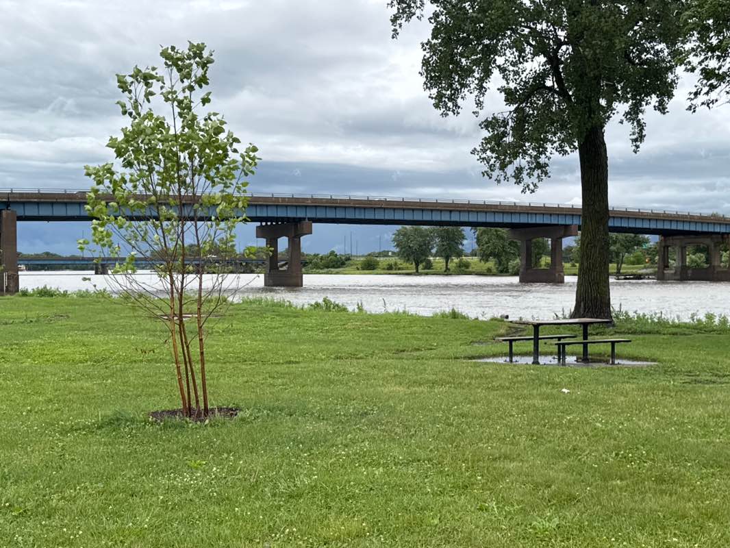 walking near me in Harold's Landing in summer
