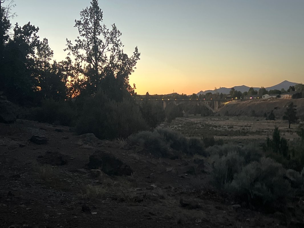walking near me in West Canyon Rim Park in summer
