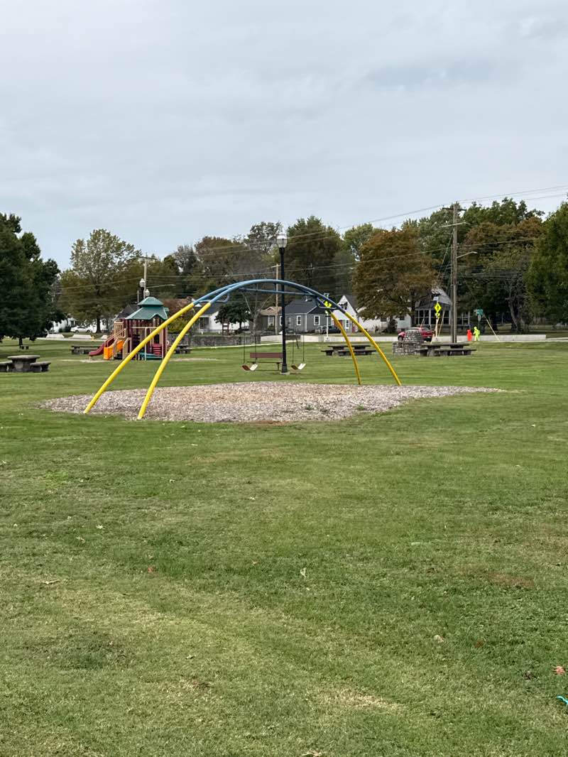 walking near me in Smith Park in autumn