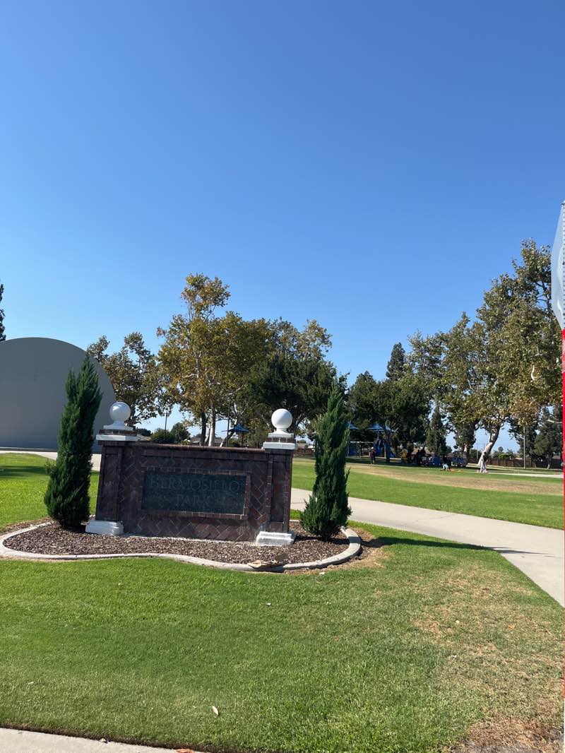 walking near me in Hermosillo Park in autumn
