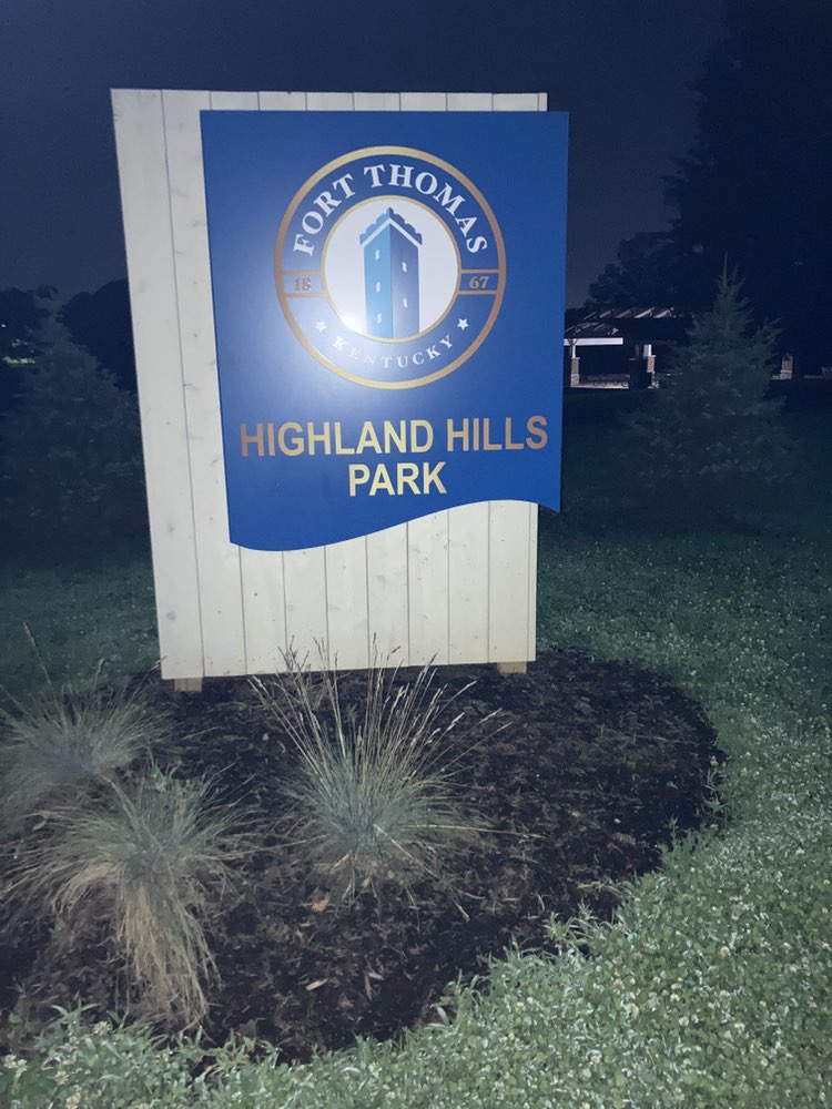 walking near me in Highland Hills Park in summer