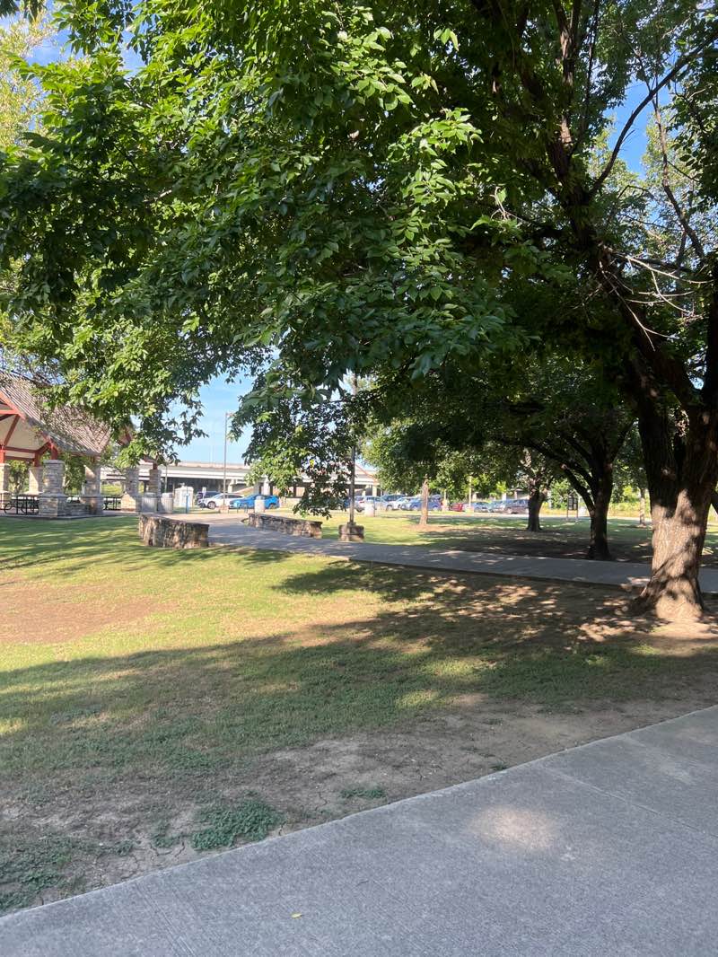 walking near me in Sam Houston Trail Park in summer