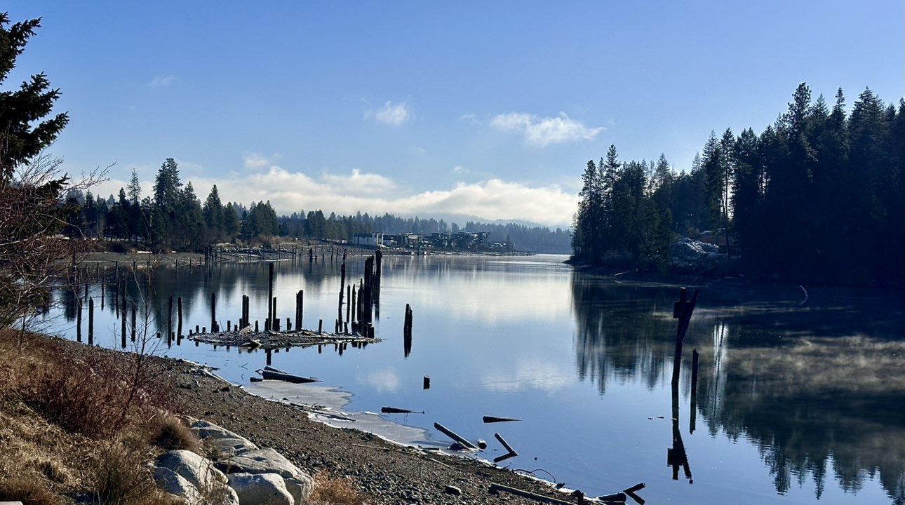 walking near me in Altas Mill Park in winter