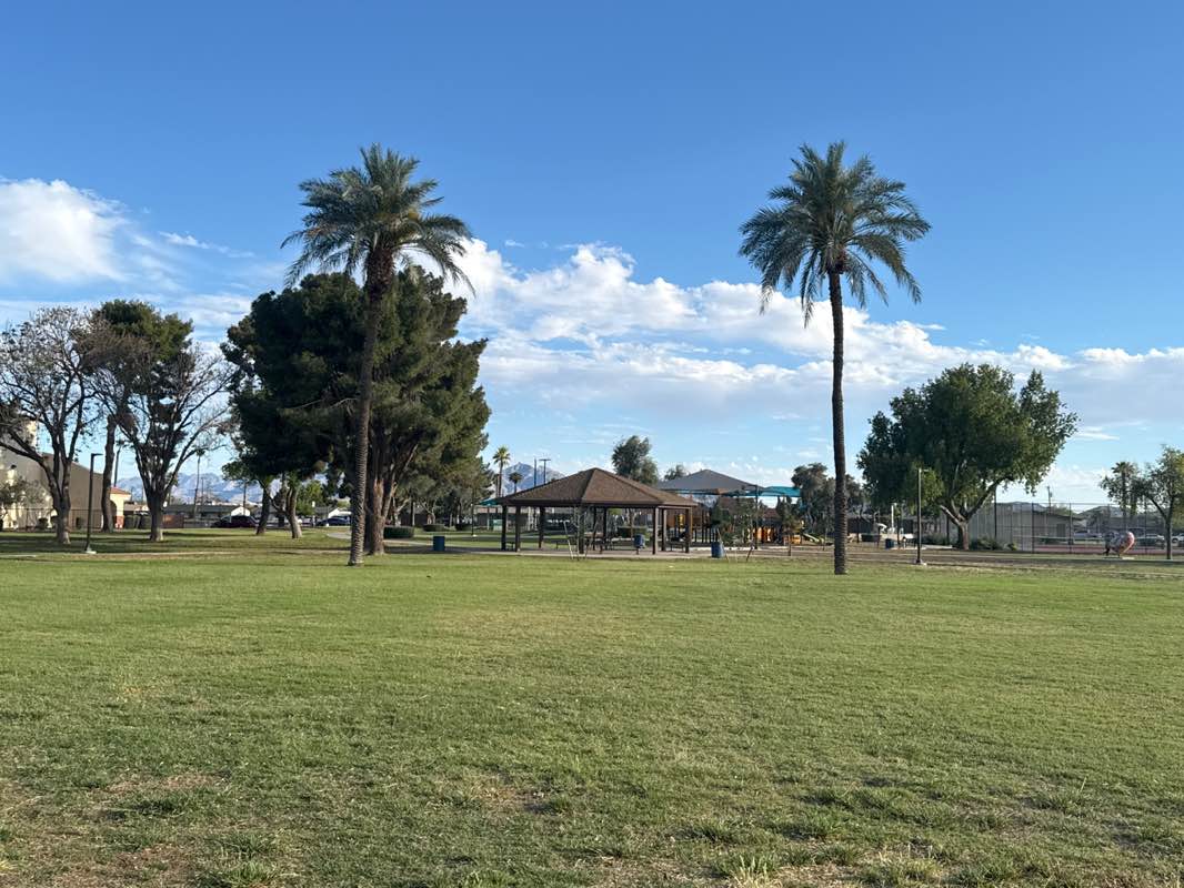 walking near me in loma linda park in spring