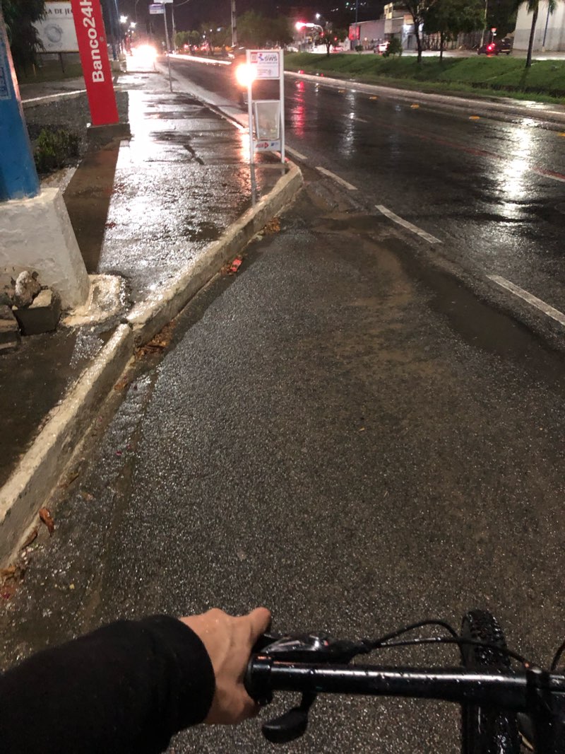 walking near me in praça da biblia in summer