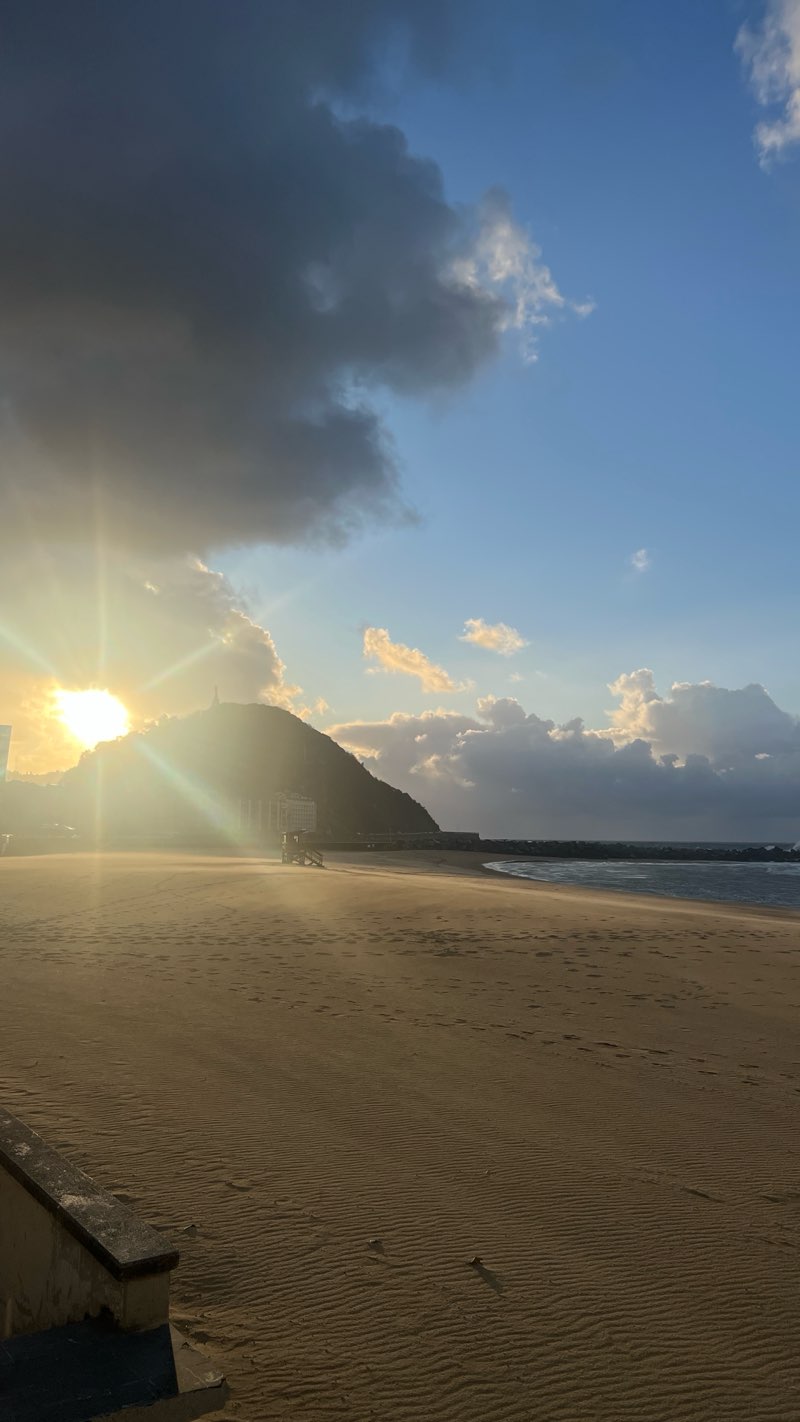 walking near me in Araba parkea in winter