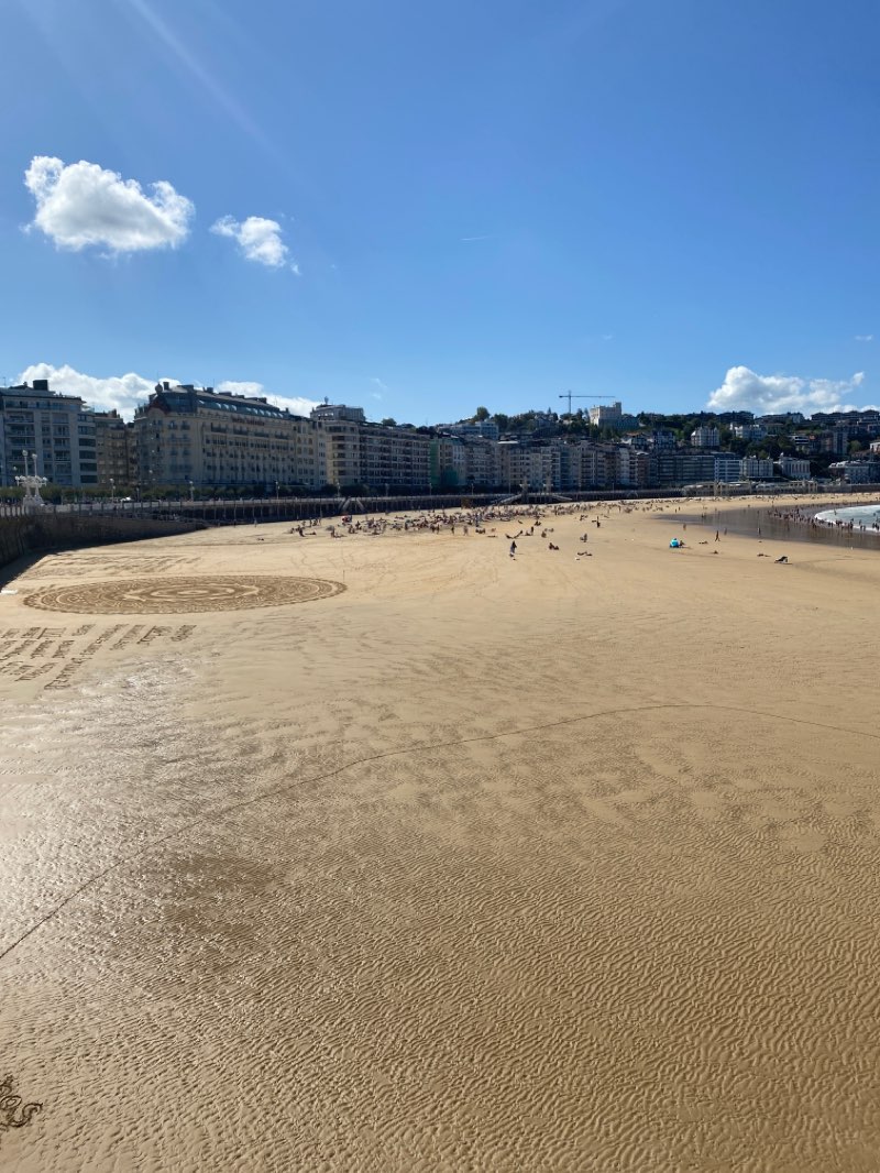 walking near me in Añorga Txikiko Parkea in winter