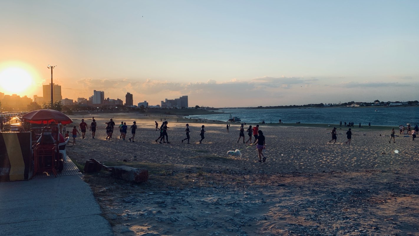 walking near me in Parque Bicentenario in summer