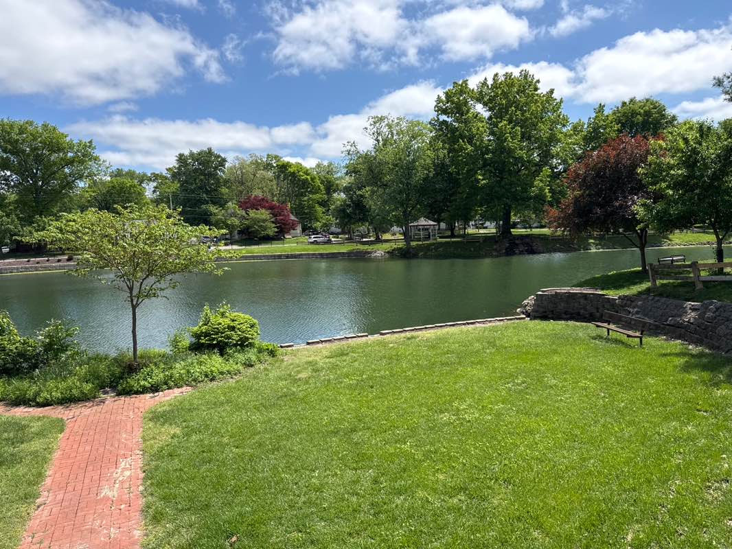 walking near me in Leclaire Park in spring