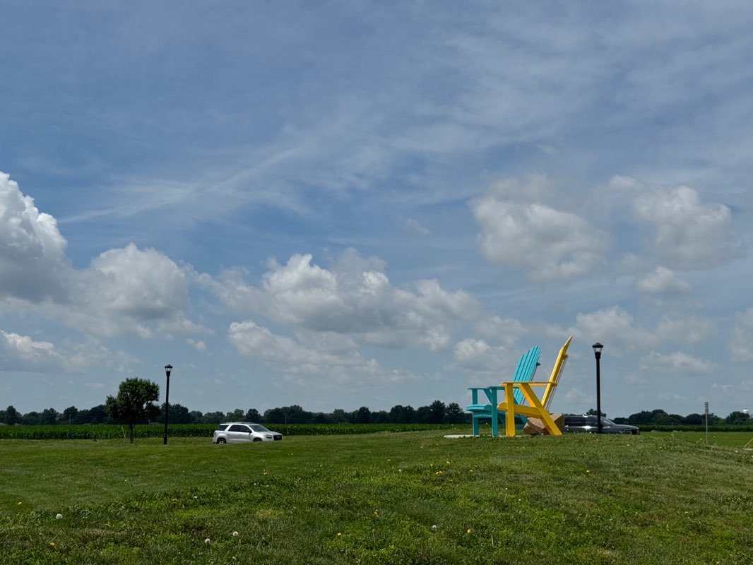 walking near me in Denny Rinderer Park in summer