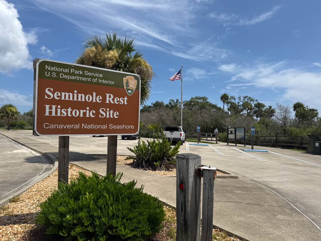 walking near me in Seminole Rest in summer