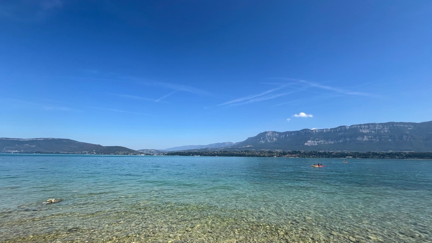 walking near me in Espace Lamartine in autumn