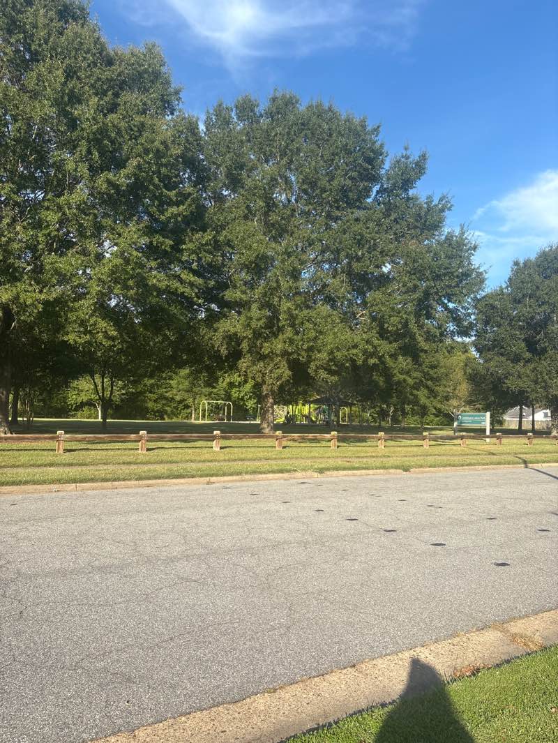 walking near me in Landstown Lakes Park in autumn