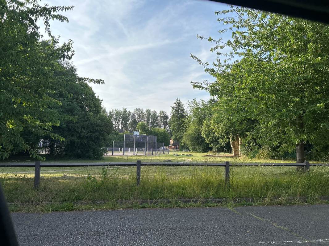 walking near me in Thorpe Way Recreation Ground in summer