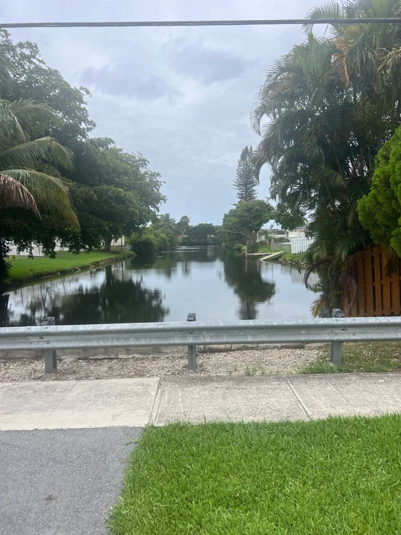 walking near me in Hiatus Greenway in winter