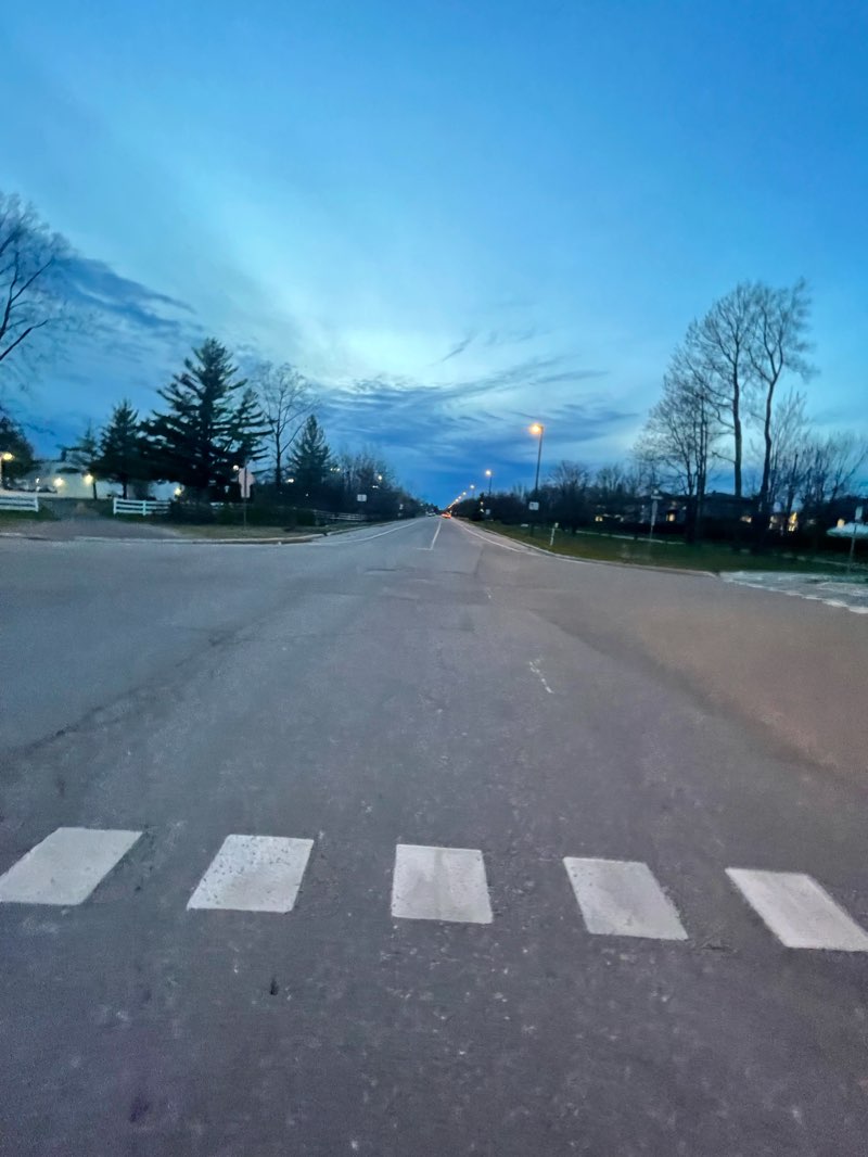 walking near me in Parc Maurice-Tessier in winter
