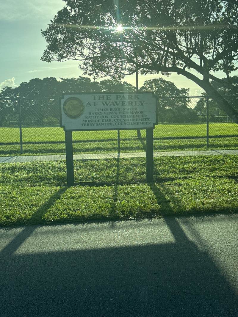 walking near me in Waverly Park in autumn