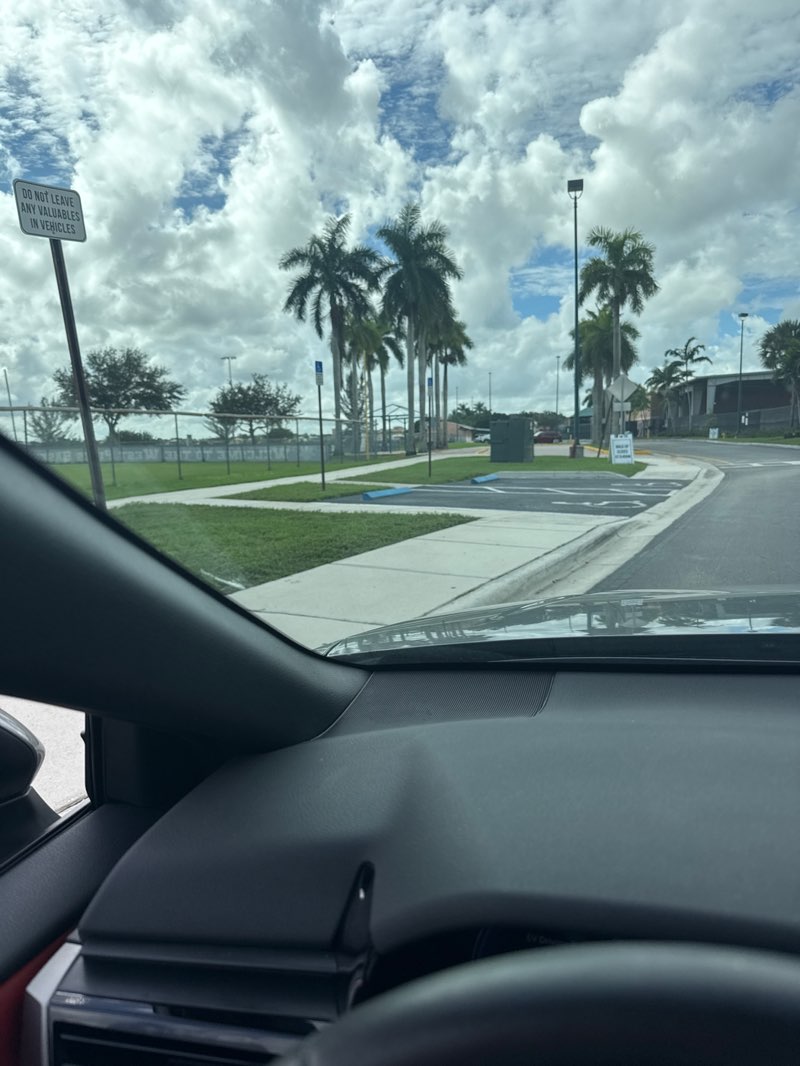 walking near me in Pembroke Shores Park in autumn