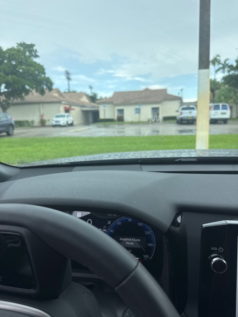 walking near me in Goodlet Park in autumn