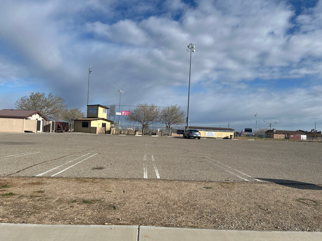 walking near me in Richardson Park in winter