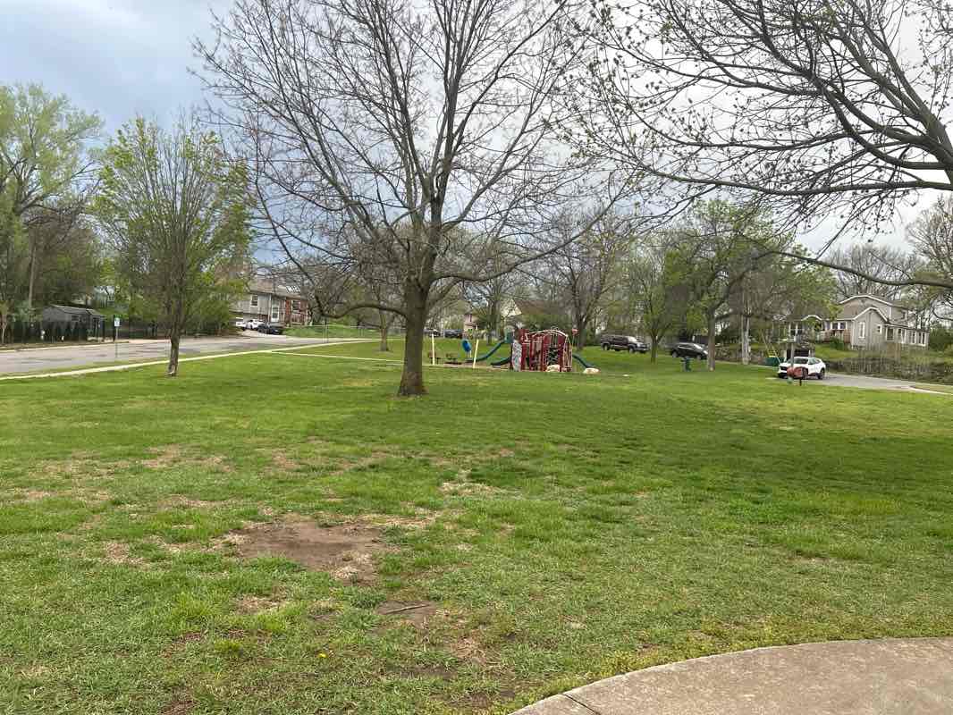 walking near me in Fisher Park in spring