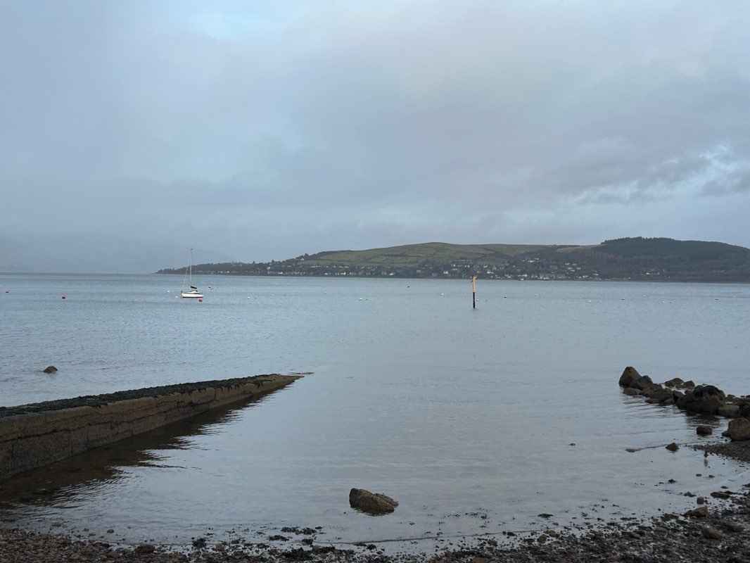 walking near me in Darroch Park in winter