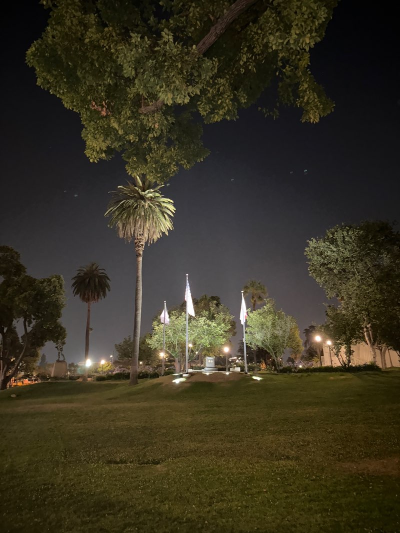 walking near me in Pasadena Memorial Park in summer