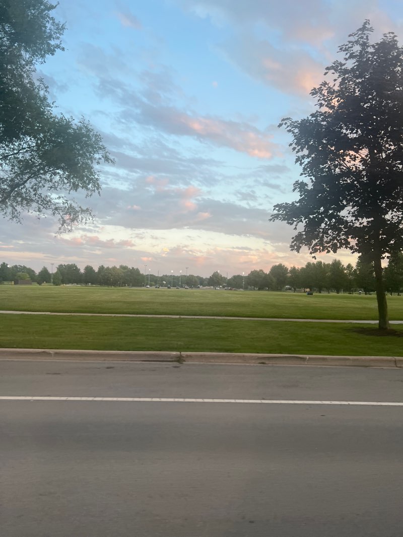 walking near me in Camera Park in summer