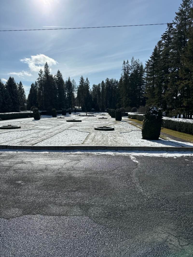 walking near me in Manito Park in winter