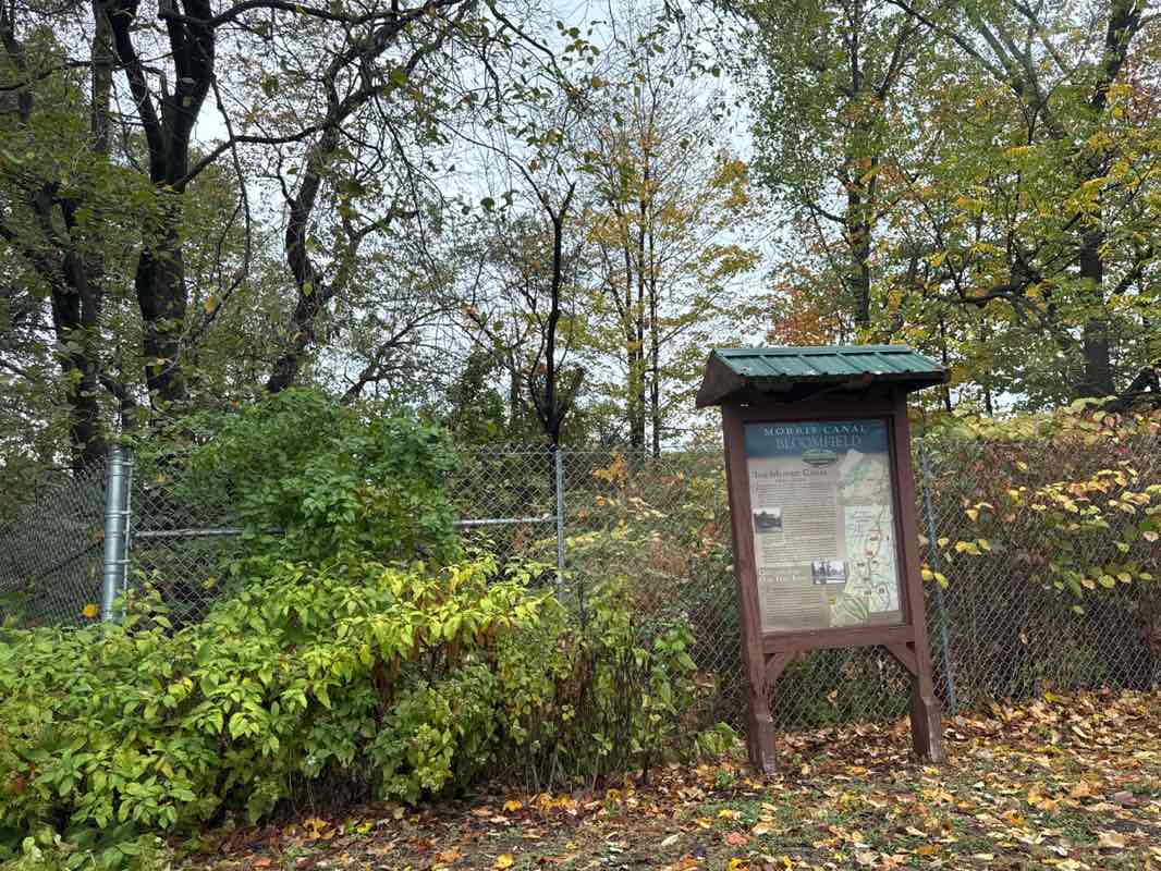 walking near me in Morris Canal Park in autumn