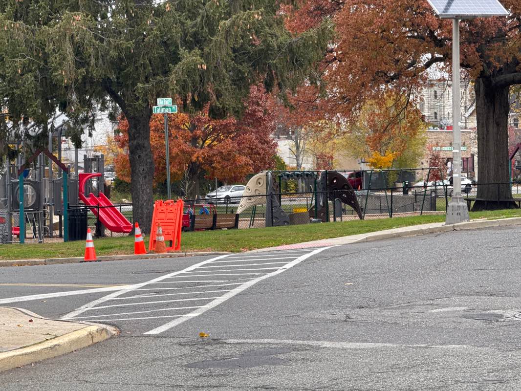 walking near me in Veteran's Memorial Park in autumn
