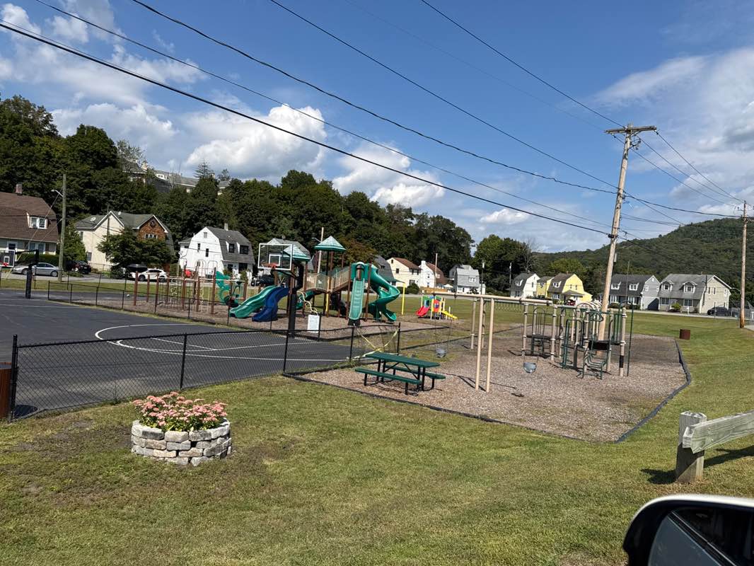 walking near me in Tuxedo Memorial Park in autumn