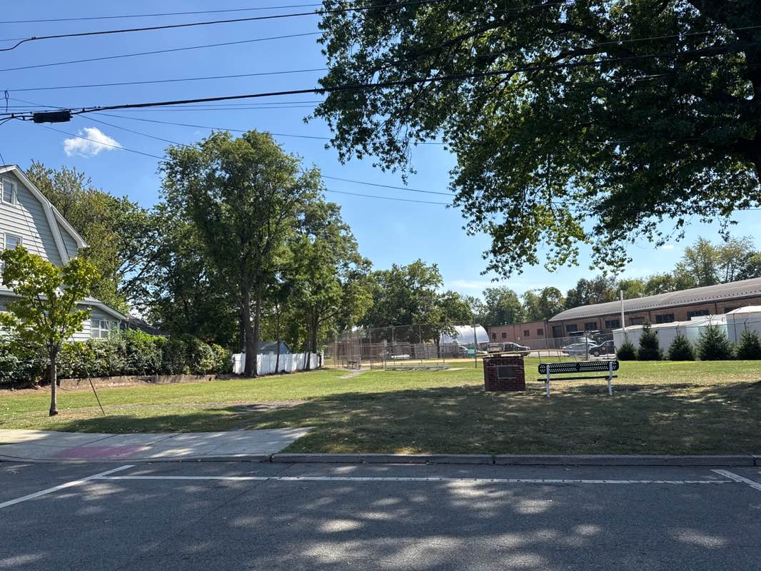 walking near me in Lakeview Park in autumn