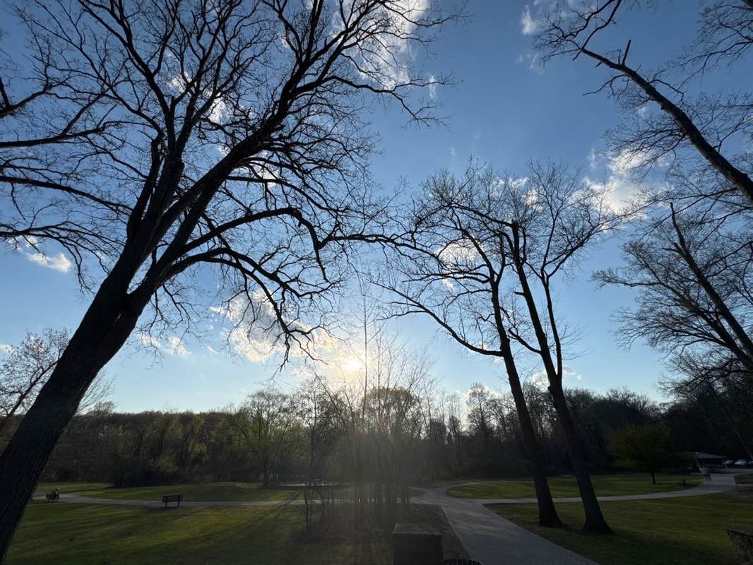 walking near me in Van Saun County Park in spring