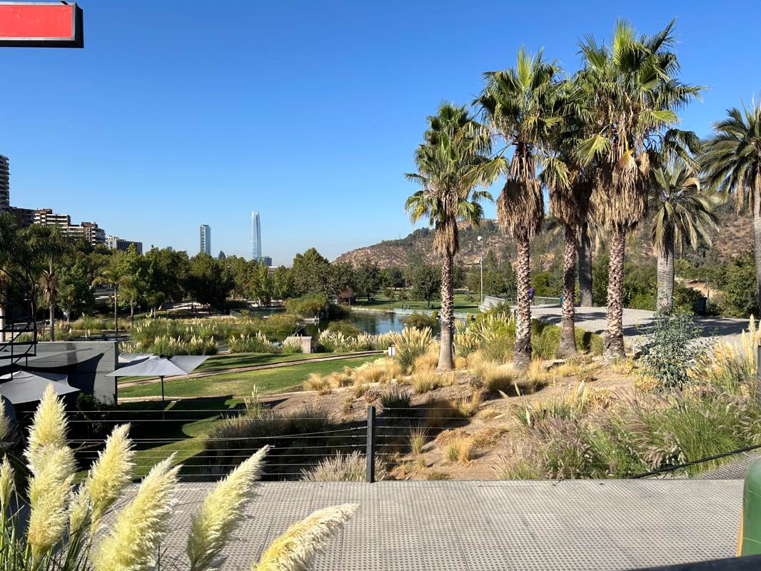 walking near me in Parque Titanium in summer